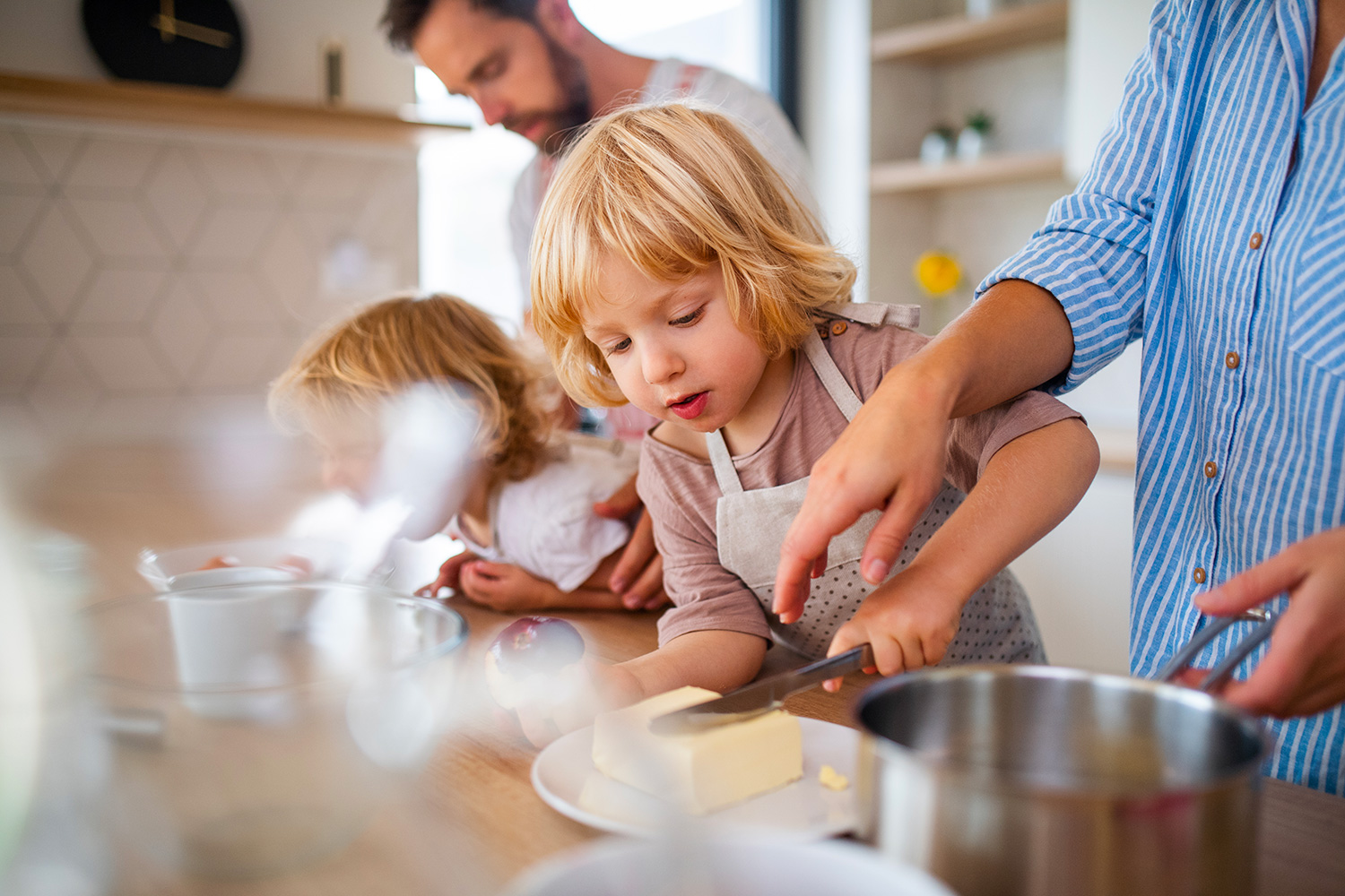 Cucinare con i bambini per fare famiglia